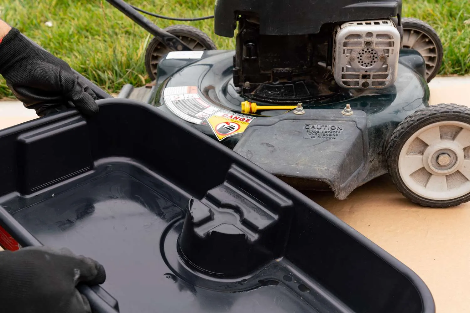 What Are Common Lawn Mower Maintenance Tips