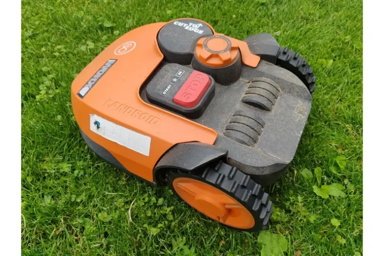 How to Choose an Installation Spot for Robotic Mowers
